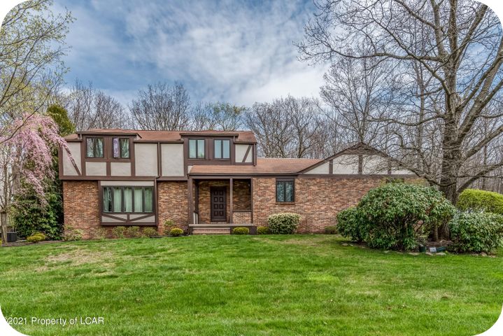 24 Pine Tree Rd