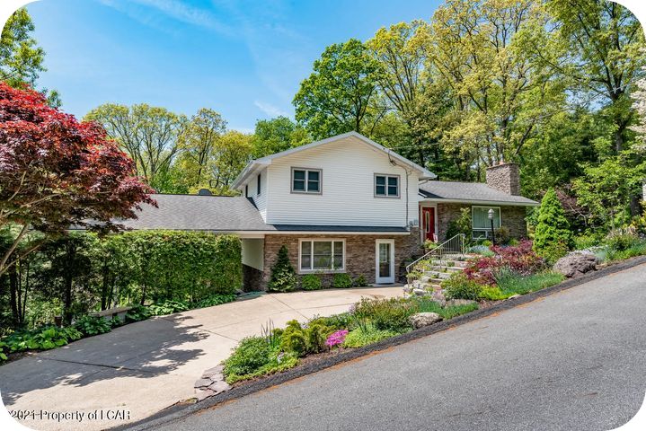 27 Pine Drive