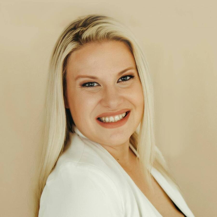 Real Estate Agent Brooke Perrego